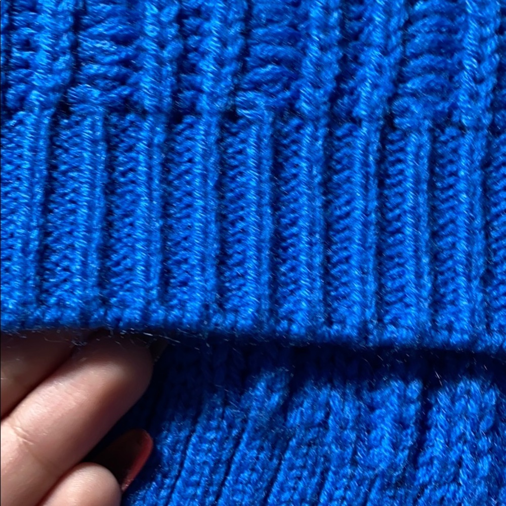 Blue sweater - Picture 3 of 4